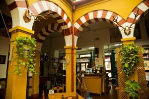 Arcos esquinados de Restaurante en Córdoba Sociedad Plateros María Auxiliadora