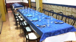 Mesas para grupos en sala del Restaurante de Córdoba Sociedad Plateros Maria Auxiliadora