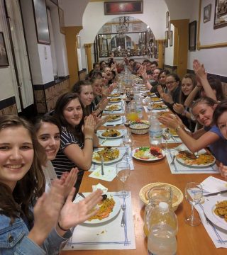 Curso de paella para estudiantes franceses en el Restaurante Sociedad Plateros Maria 01