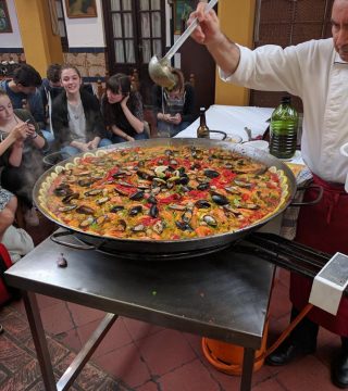Curso de paella para estudiantes franceses en el Restaurante Sociedad Plateros Maria 04