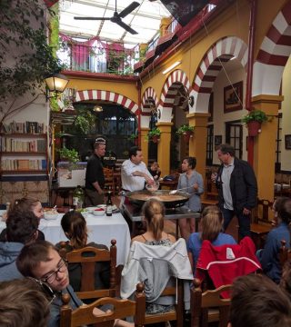 Curso de paella para estudiantes franceses en el Restaurante Sociedad Plateros Maria 13