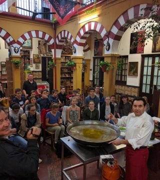 Curso de paella para estudiantes franceses en el Restaurante Sociedad Plateros Maria 15